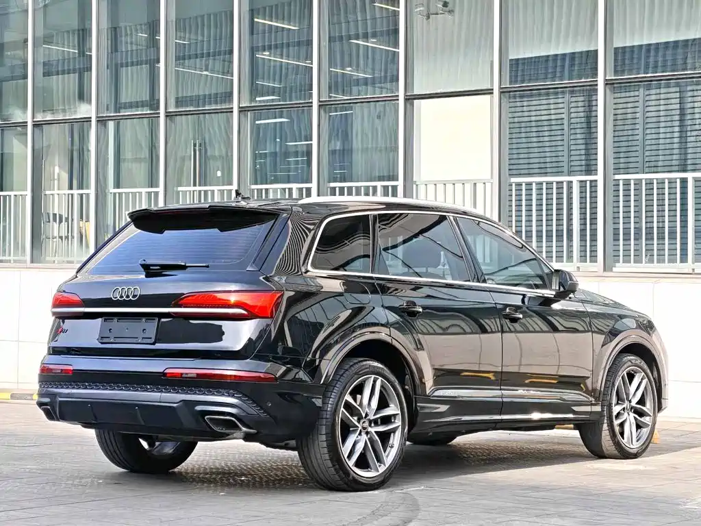 Audi Q7 2024