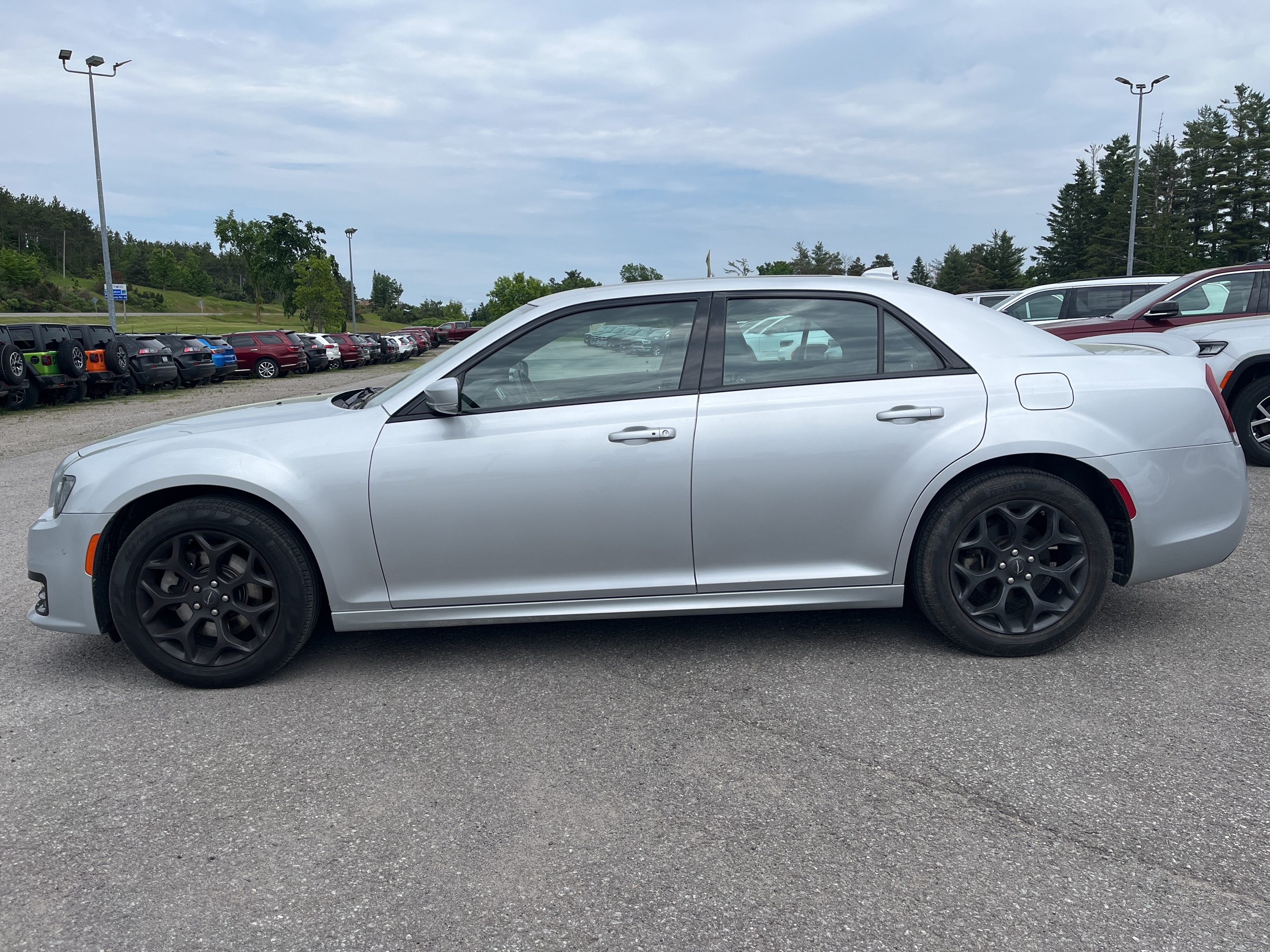Chrysler 300 2022