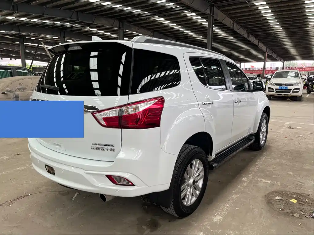 Isuzu MU-X 2021