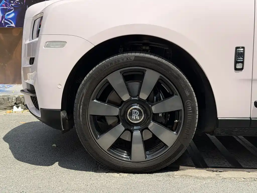 Rolls-Royce Cullinan 2023