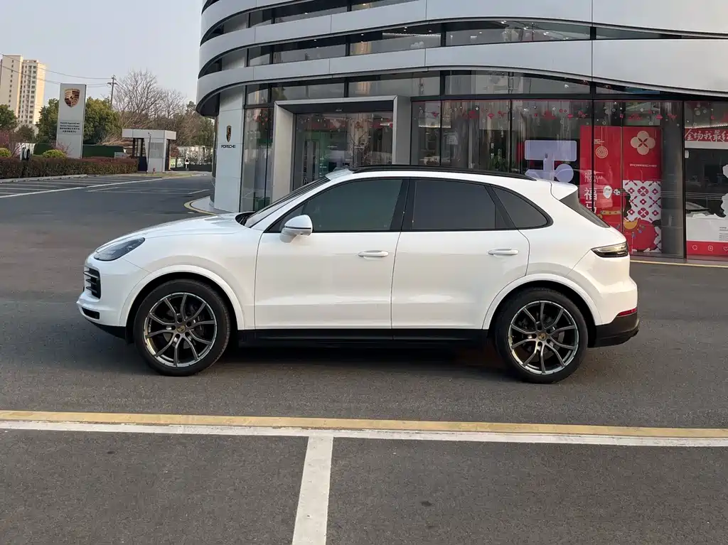Porsche Cayenne 2023