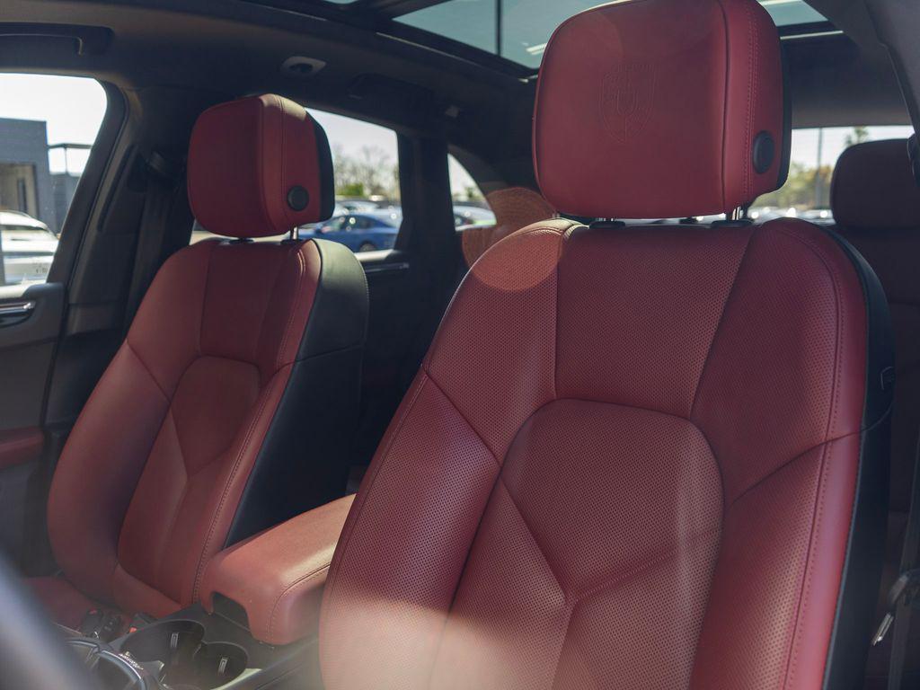 Porsche Macan 2025