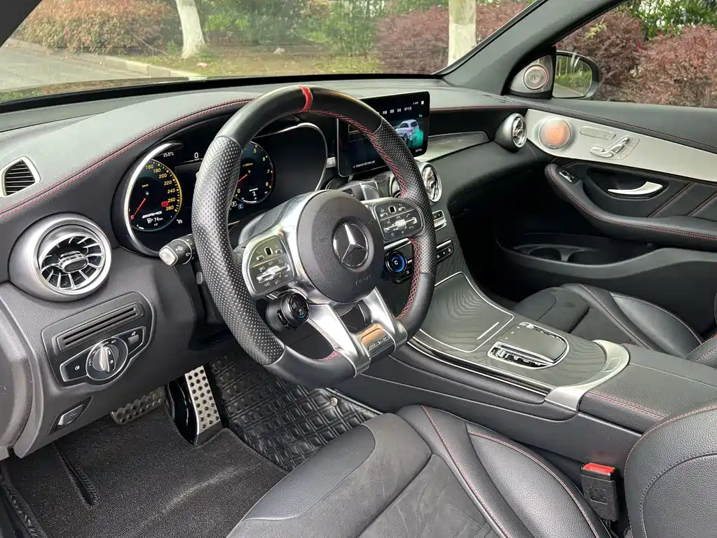 Mercedes-Benz GLC AMG 2022