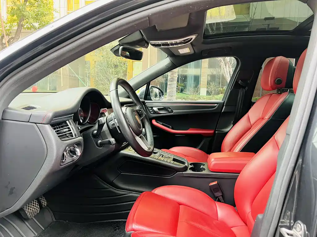 Porsche Macan 2021