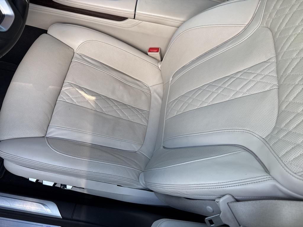 BMW 750 2022