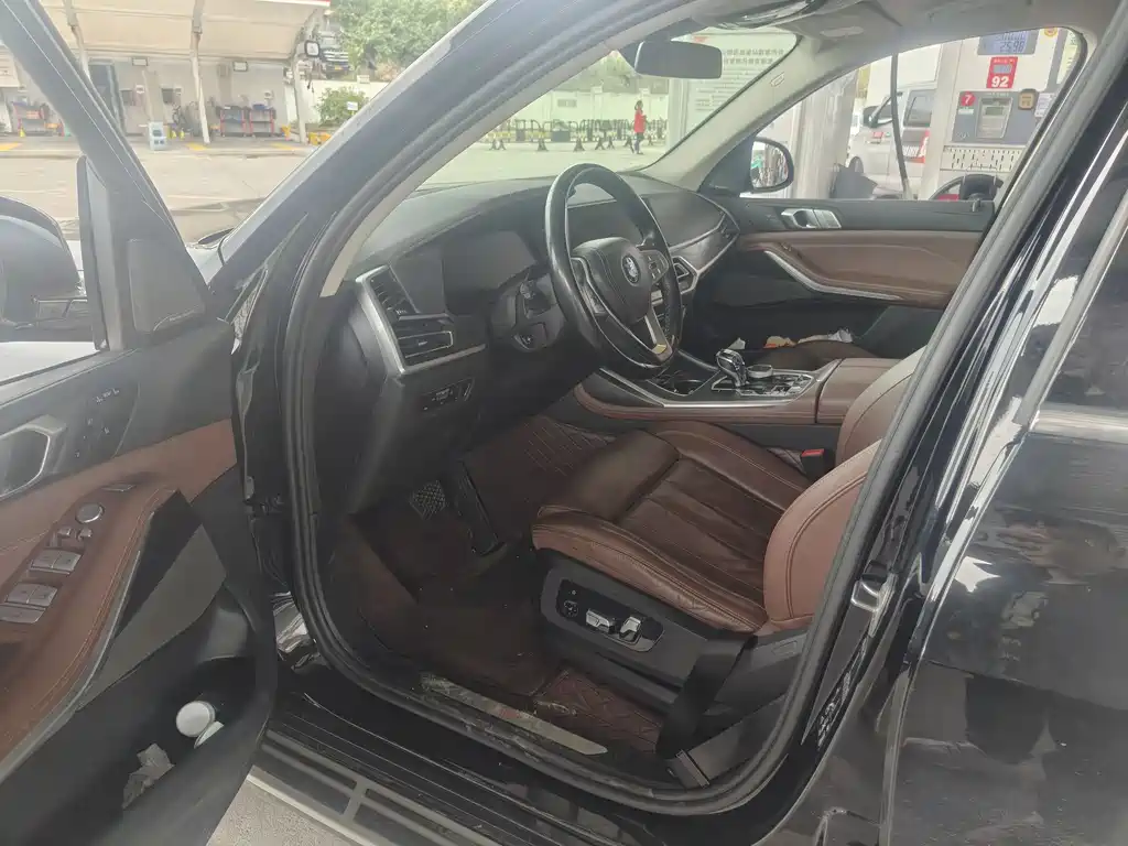 BMW X7 2021