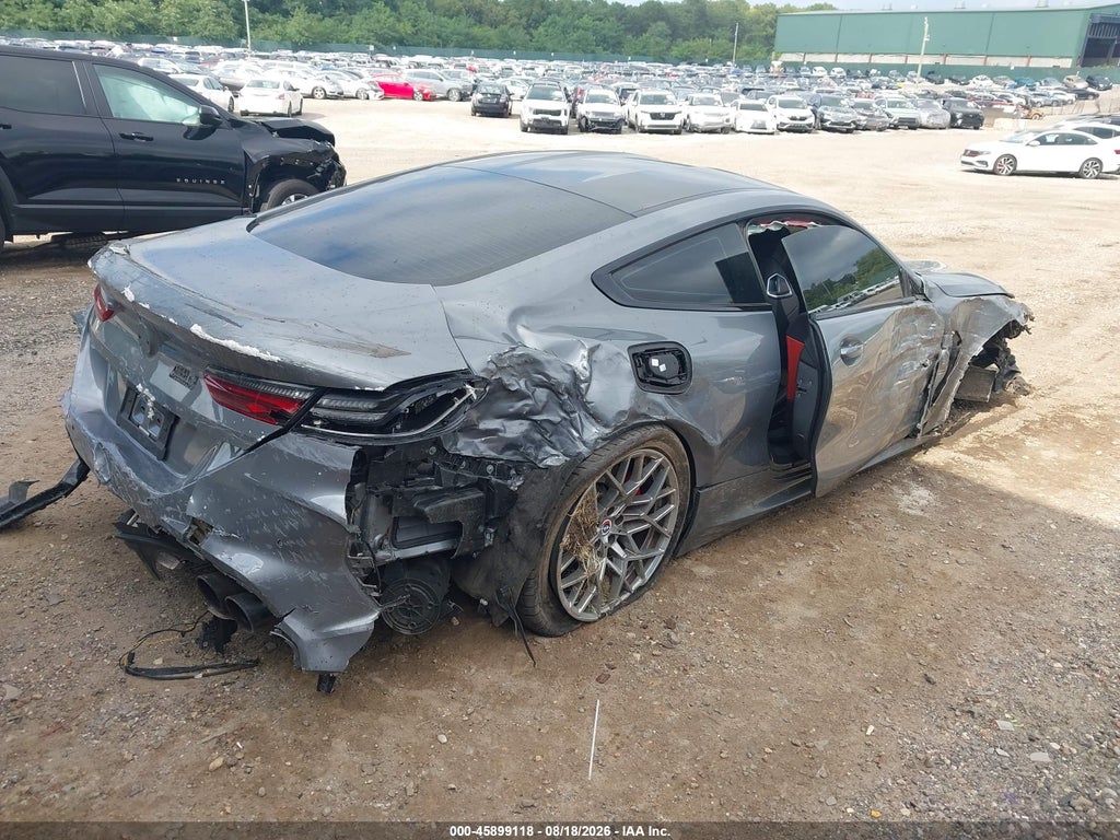BMW M8 2023
