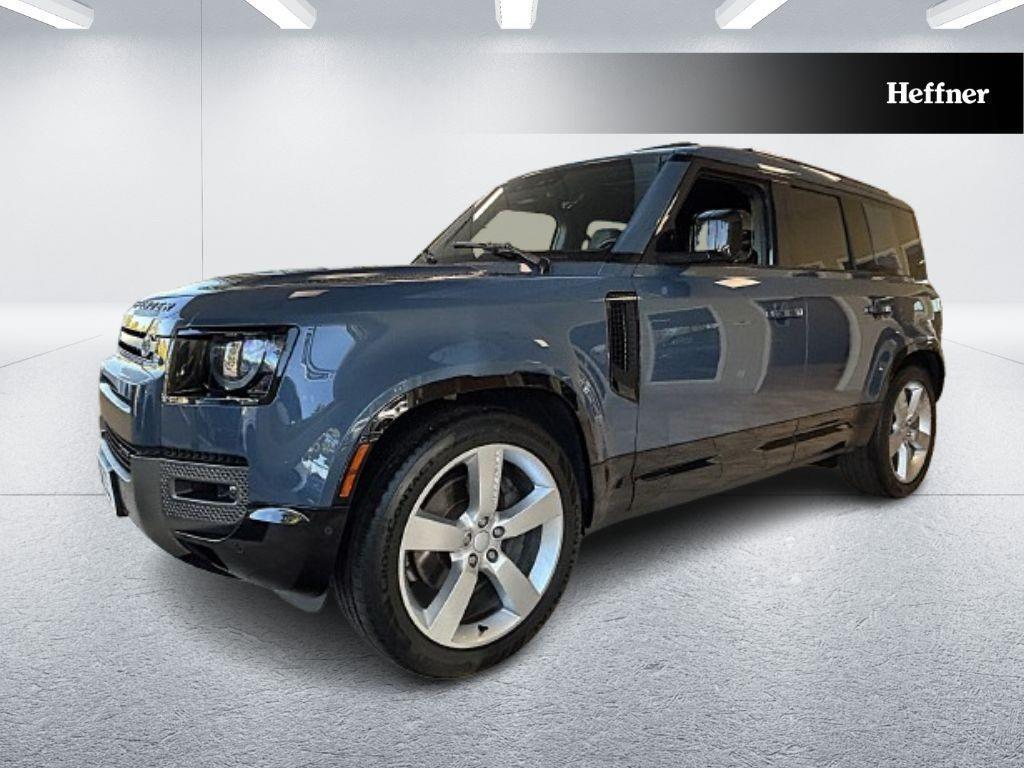 Land Rover Defender 2023