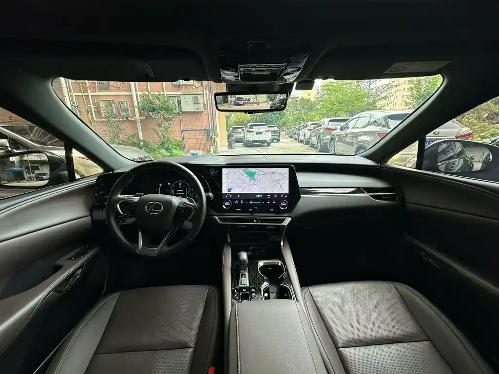 Lexus RX 2024