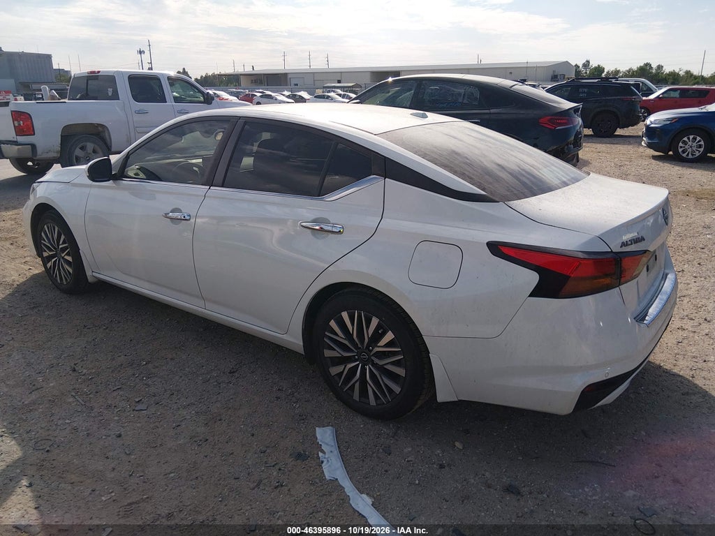 Nissan Altima 2023