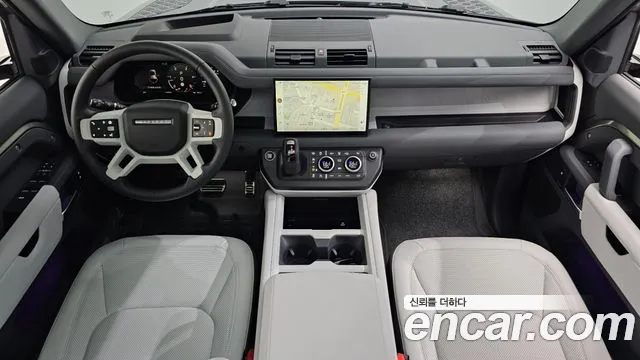 Land Rover Defender 2024