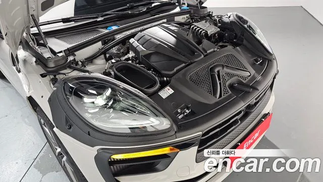 Porsche Macan 2024