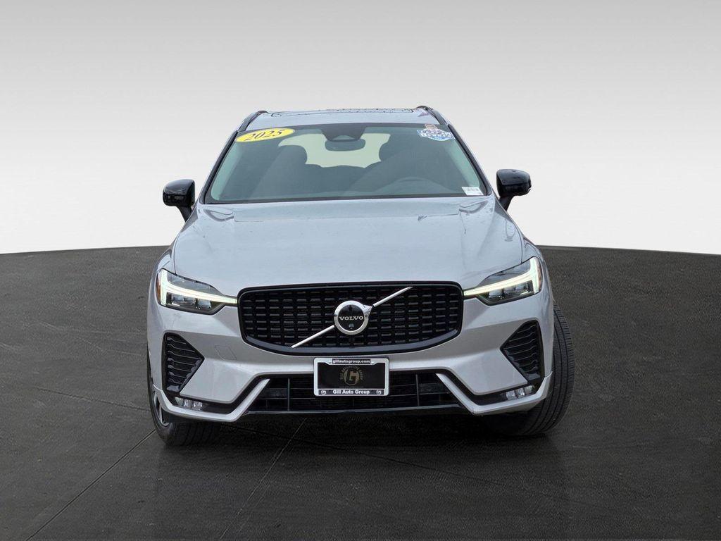 Volvo XC60 2025