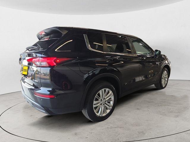 Mitsubishi Outlander 2025