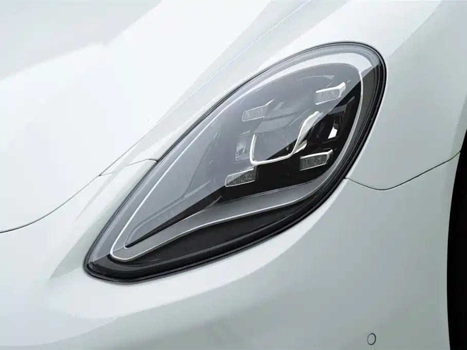 Porsche Panamera 2023
