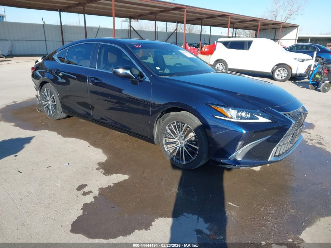 Lexus ES 2022