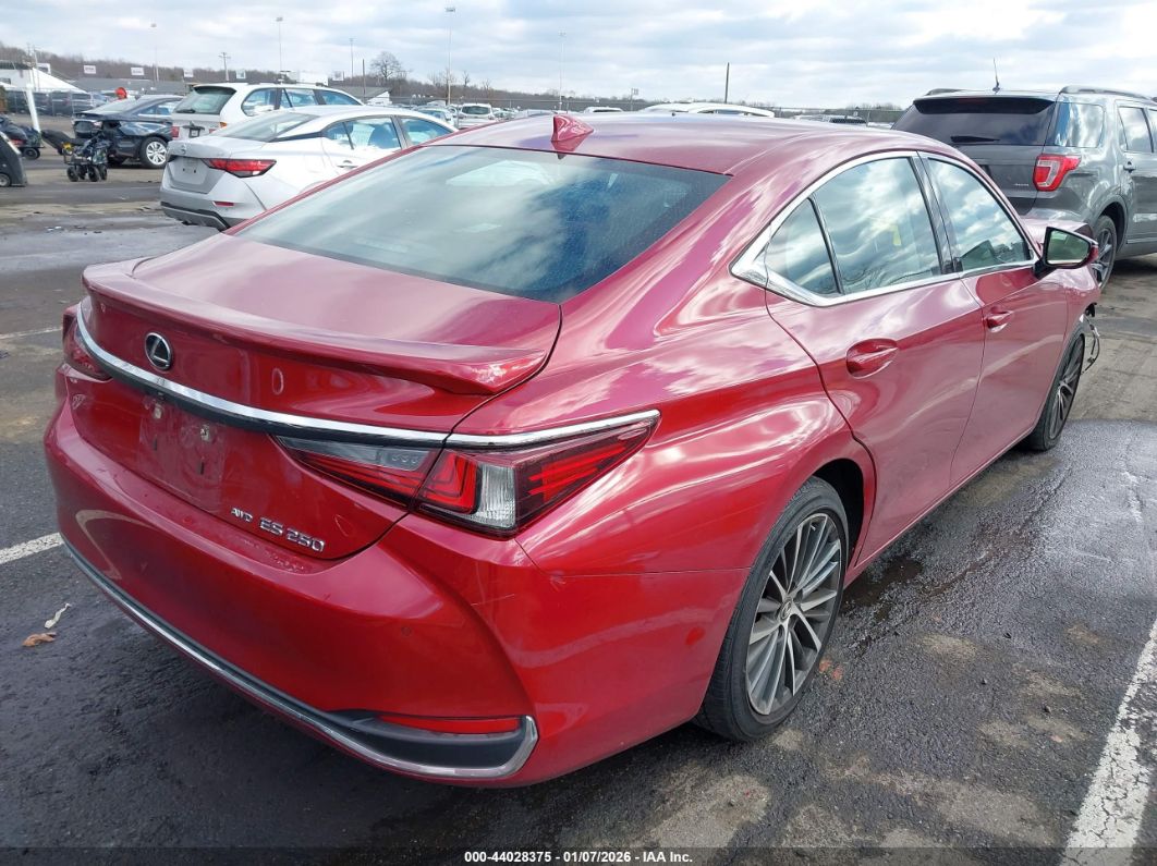 Lexus ES 2022