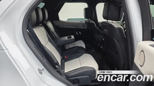 Land Rover Discovery 2024