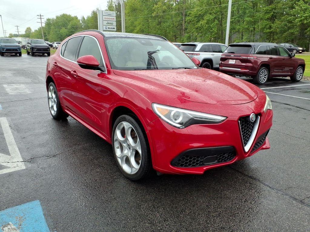 Alfa Romeo Stelvio 2023
