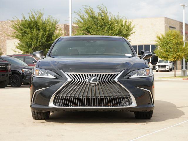 Lexus ES 2021