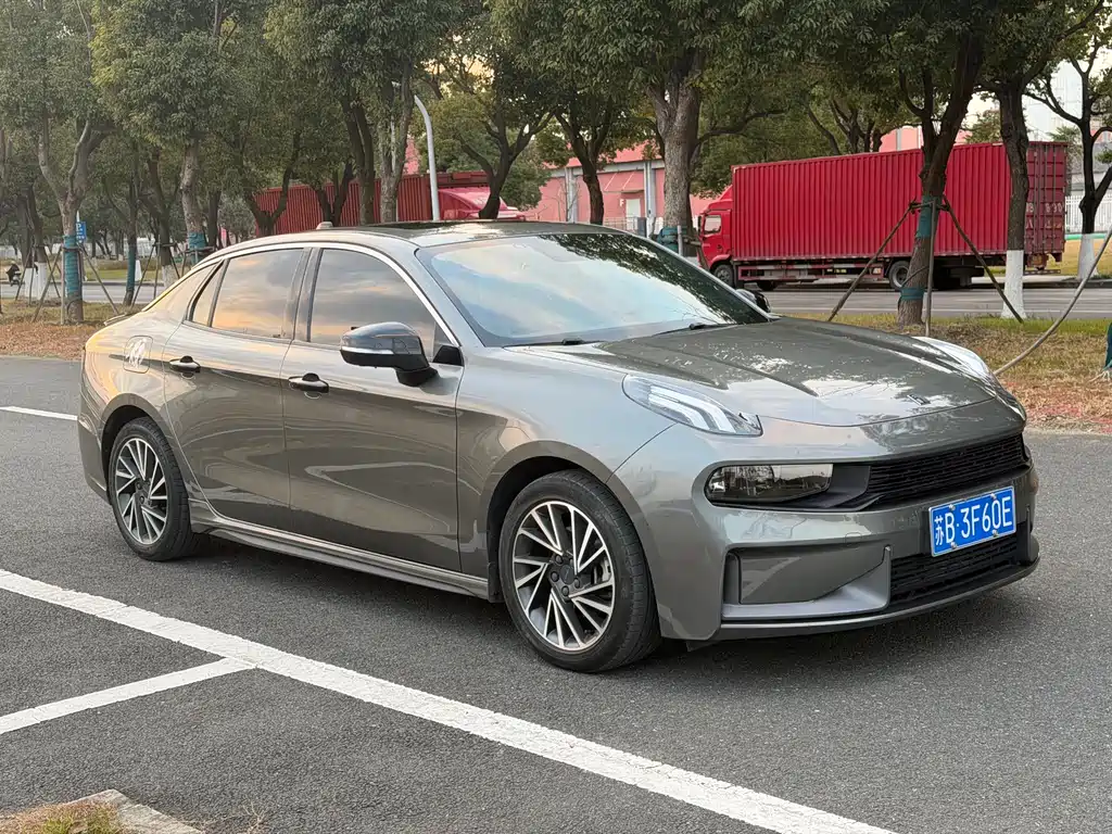 Lynk & Co 03 2022