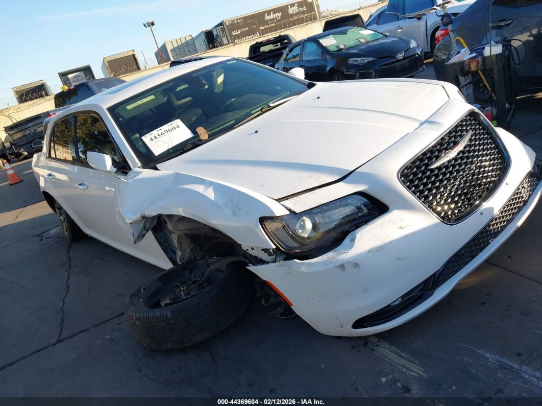 Chrysler 300 2022