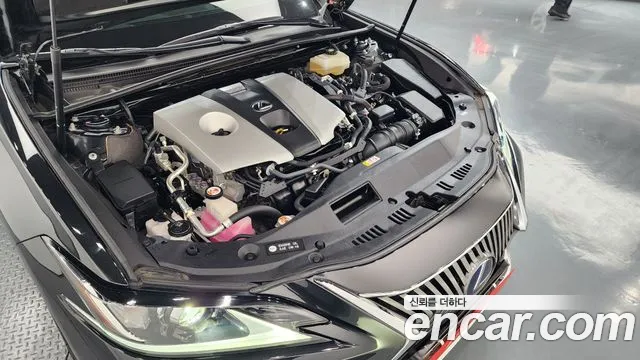 Lexus ES 2021