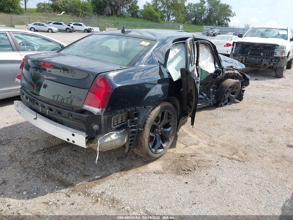 Chrysler 300 2023