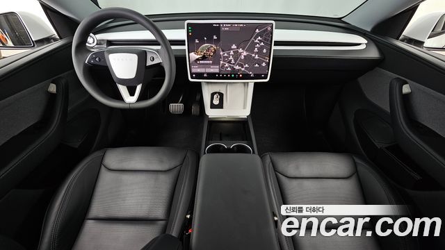 Tesla Model Y 2025