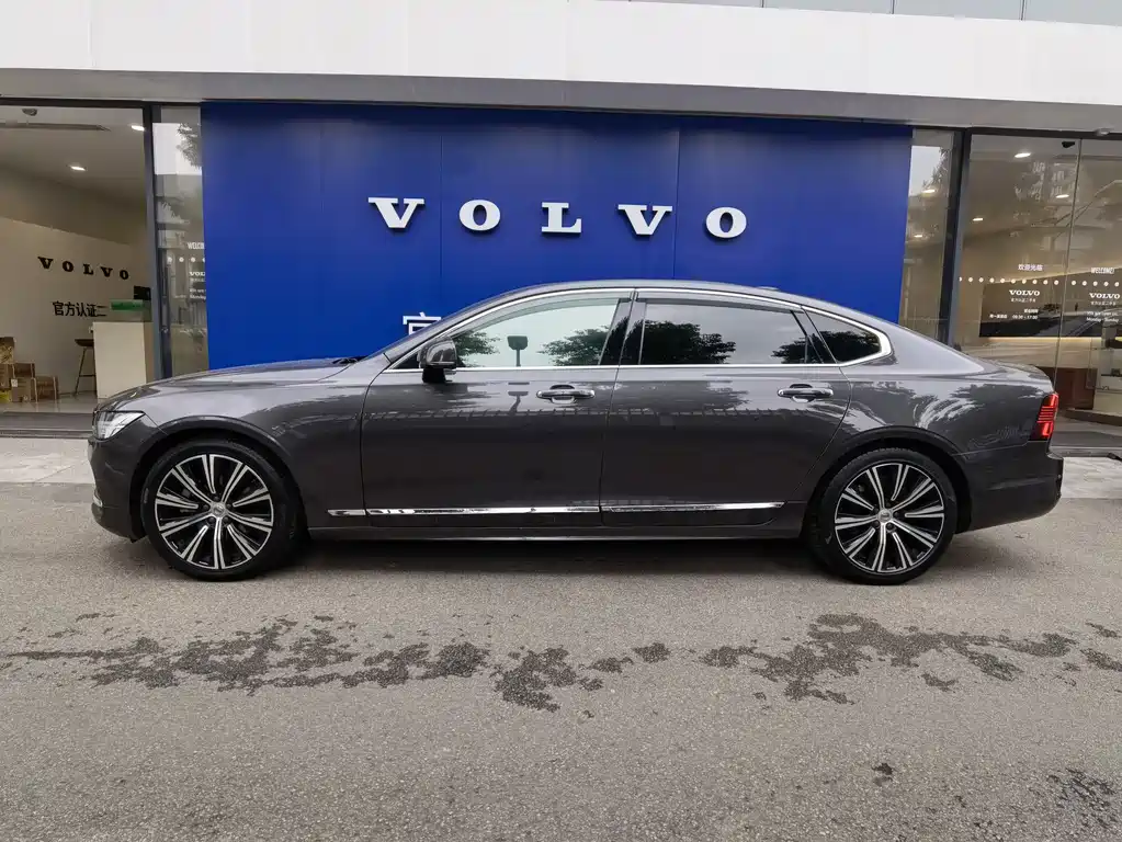 Volvo S90 2023