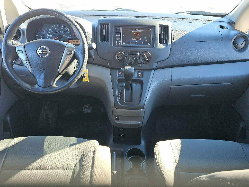 Nissan NV200 2021