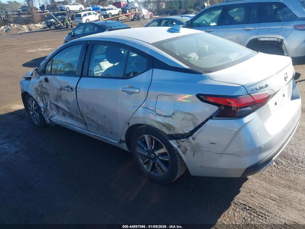 Nissan Versa 2021