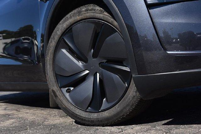 Tesla Model Y 2026
