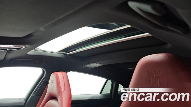 Porsche Panamera 2022