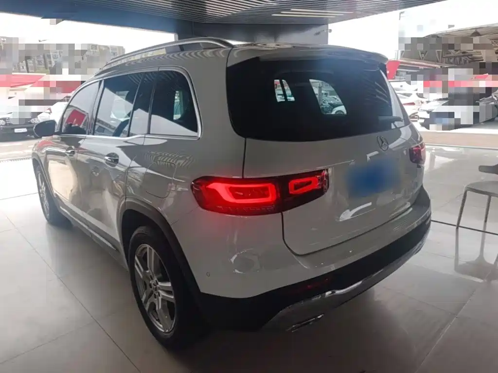 Mercedes-Benz GLB 2023