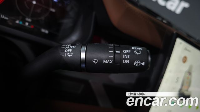 Land Rover Defender 2025