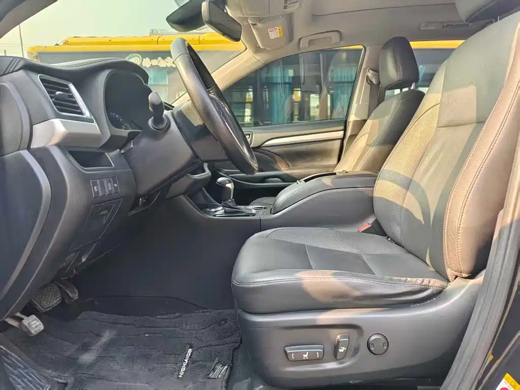 Toyota Highlander 2021
