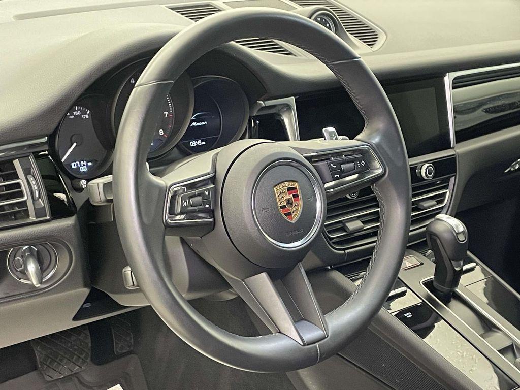 Porsche Macan 2025
