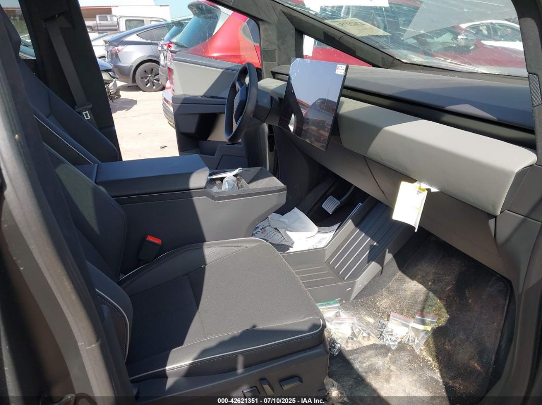 Tesla Cybertruck 2025