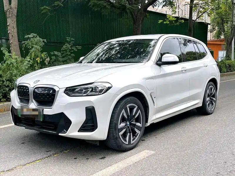 BMW iX3 2023