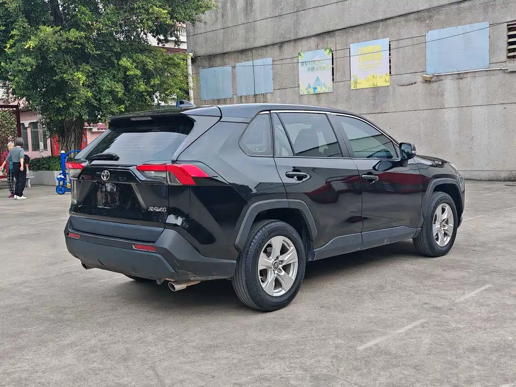Toyota RAV4 2023