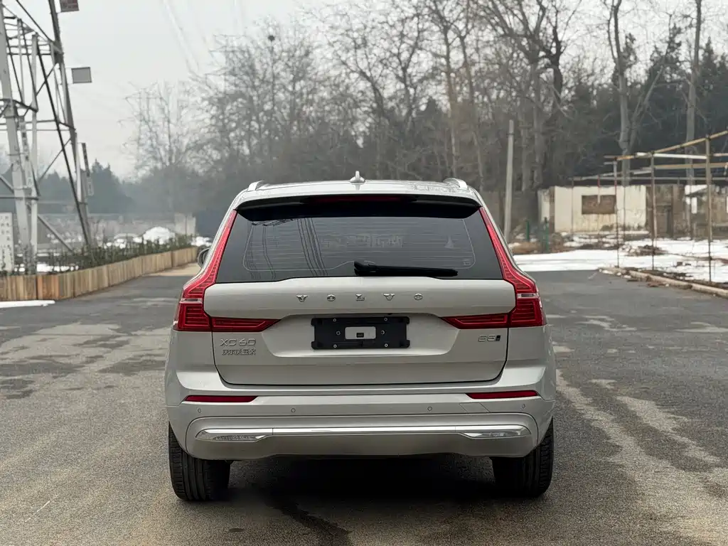 Volvo XC60 2025