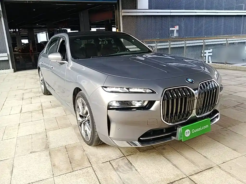 BMW i7 2023