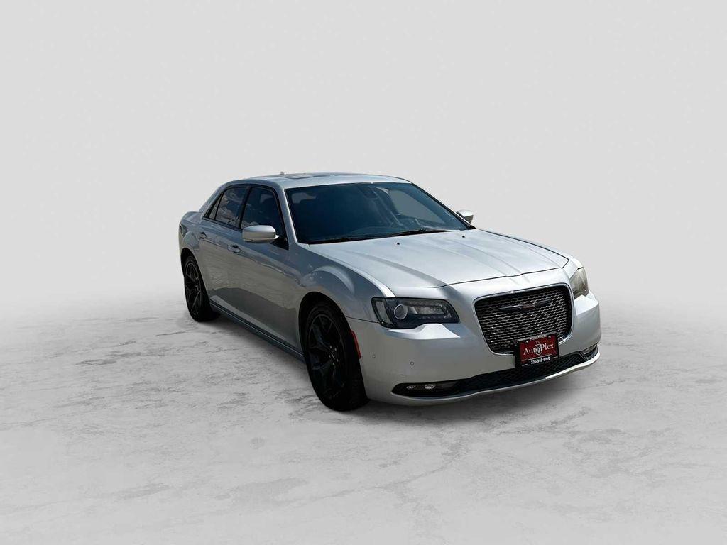 Chrysler 300 2021