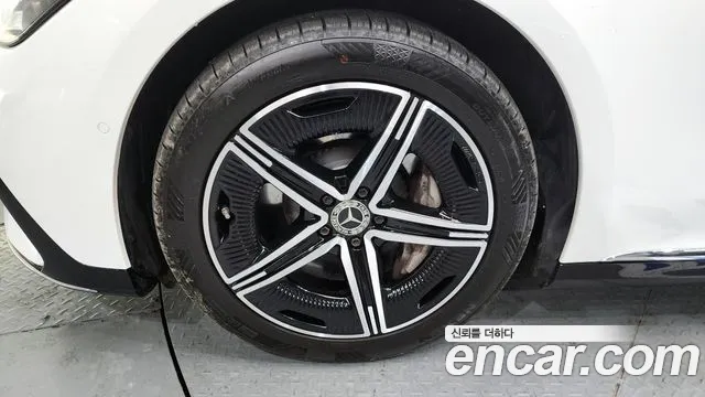 Mercedes-Benz EQE 2024