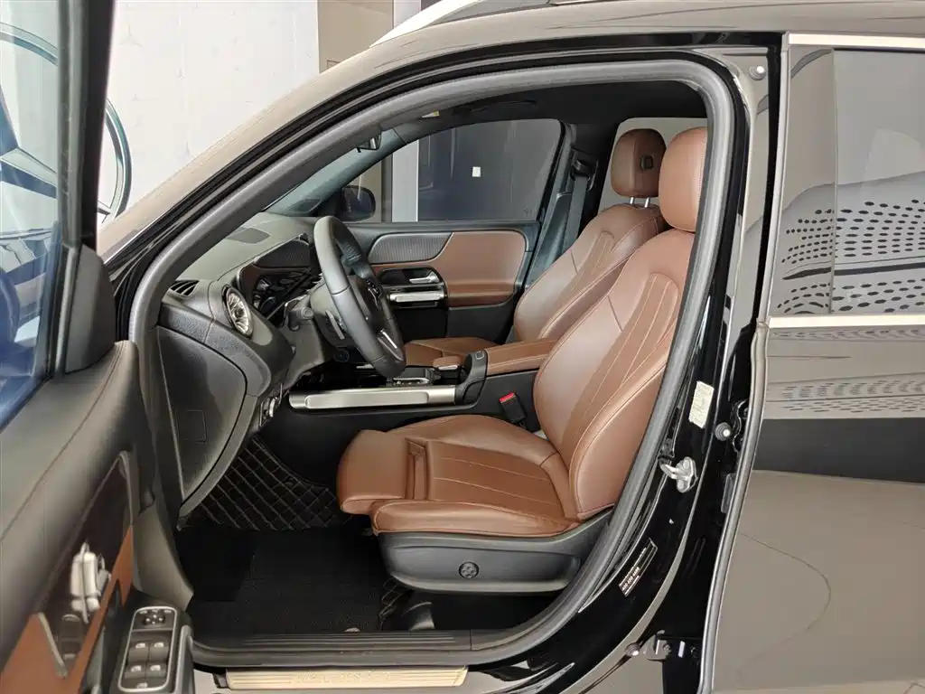 Mercedes-Benz GLB 2023