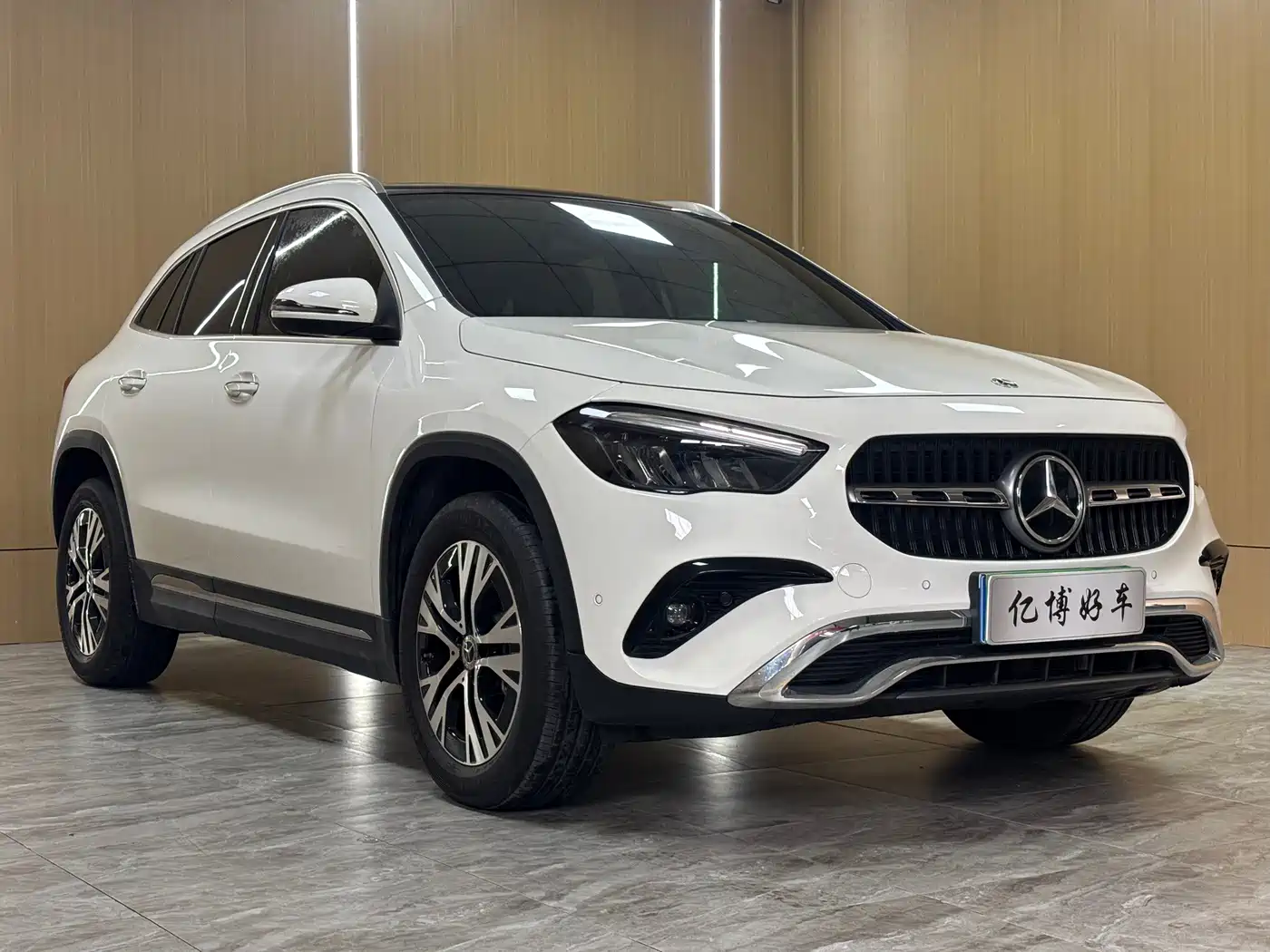 Mercedes-Benz GLA 2024