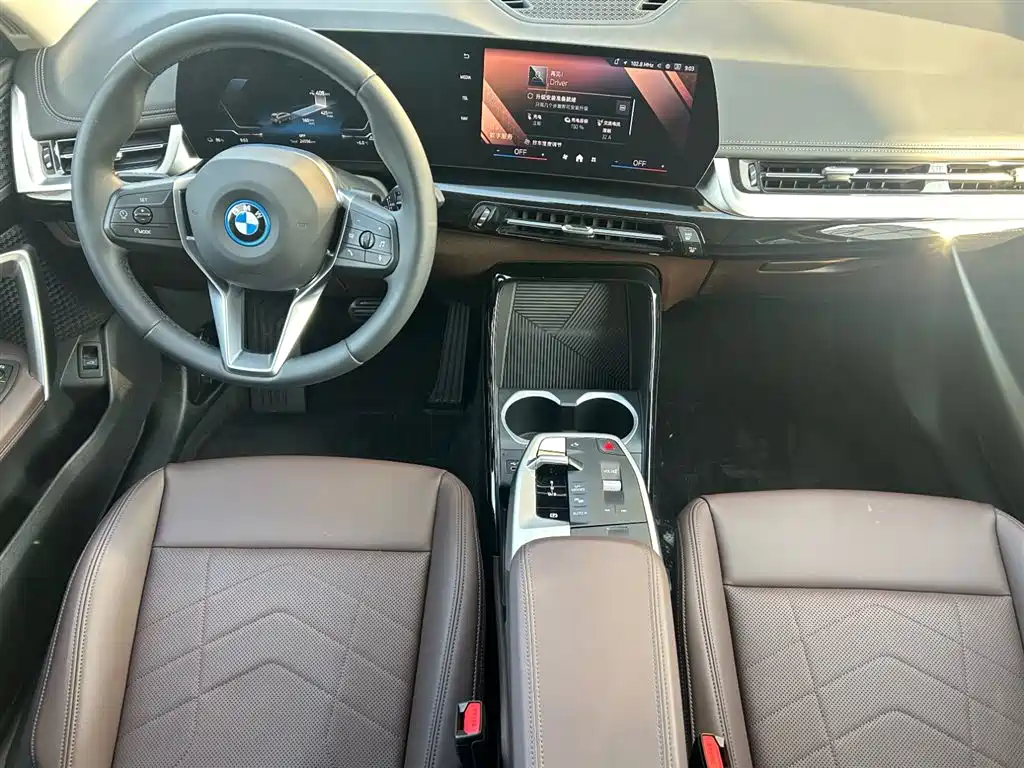 BMW iX1 2024