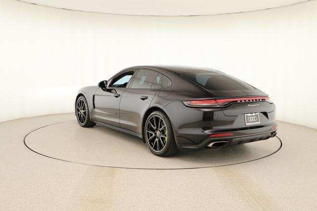 Porsche Panamera 2021