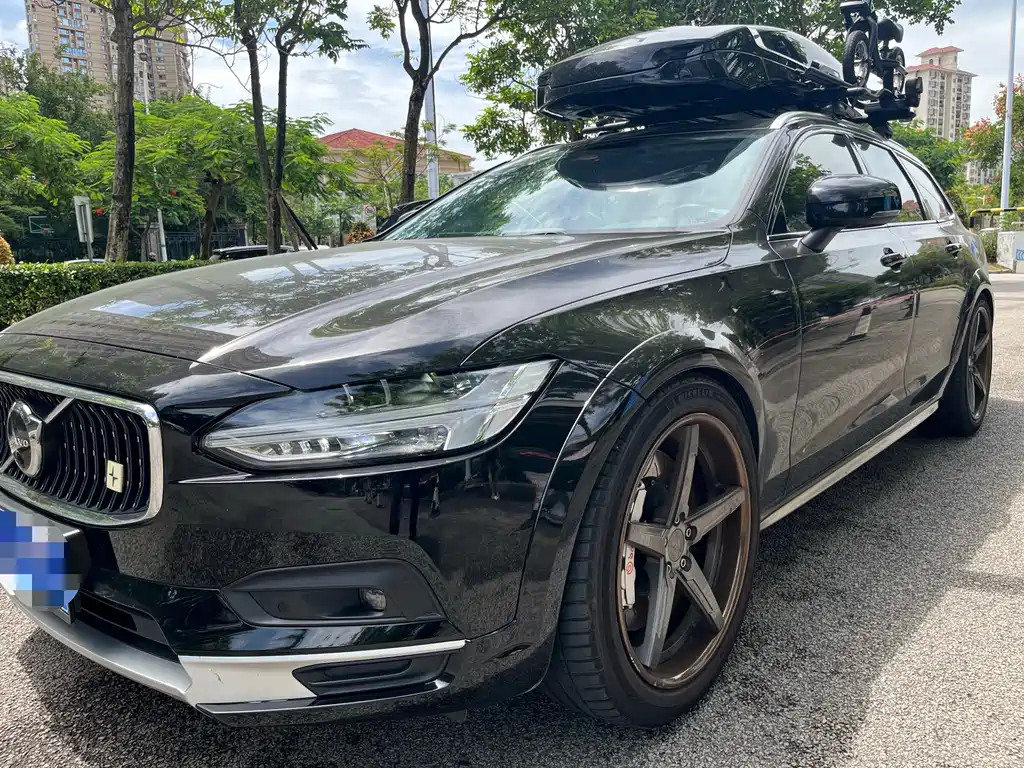 Volvo V90 2021